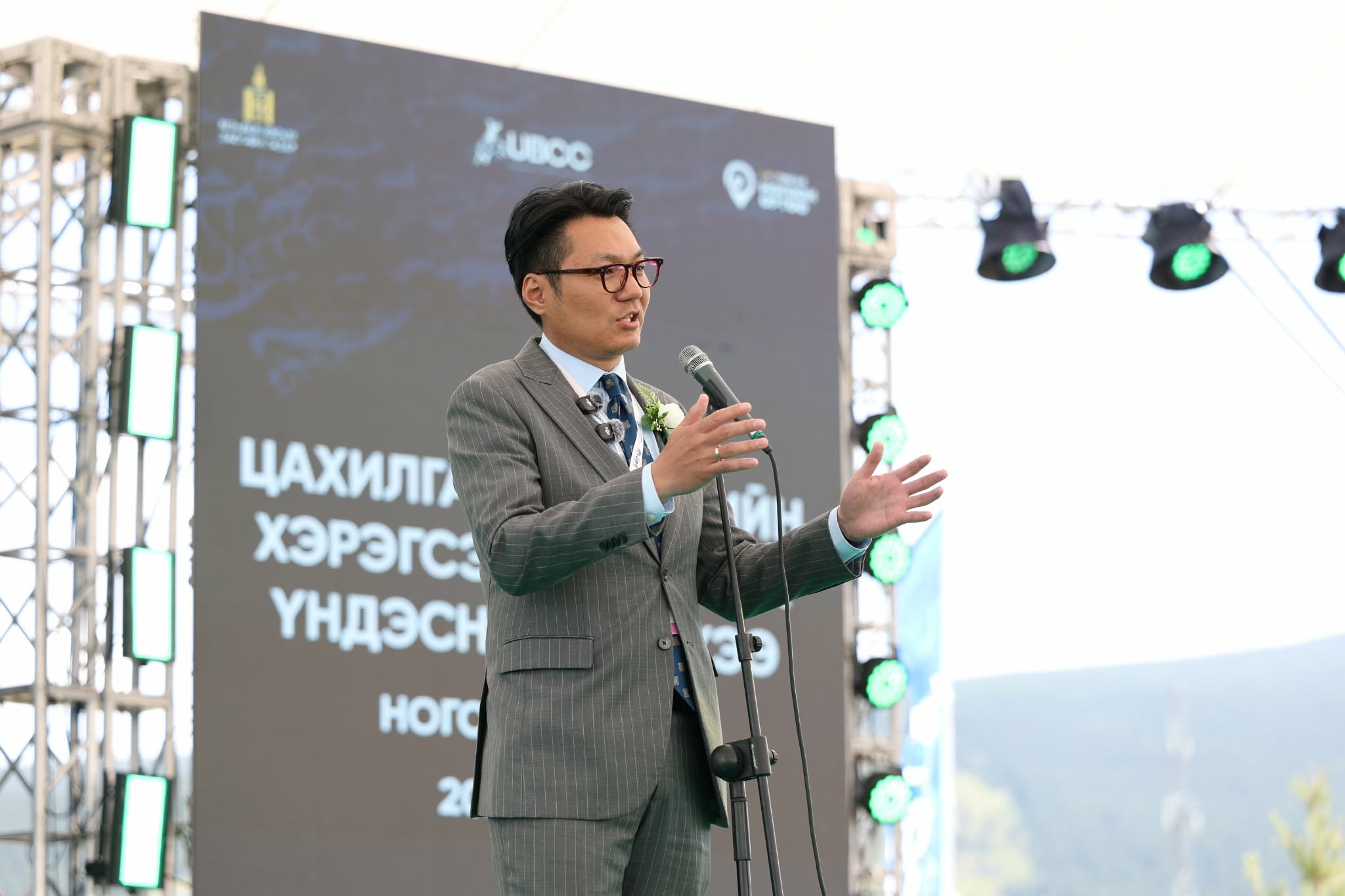 Нийслэлд цахилгаан автомашин цэнэглэх 30 ногоон өртөөг ашиглалтад орууллаа