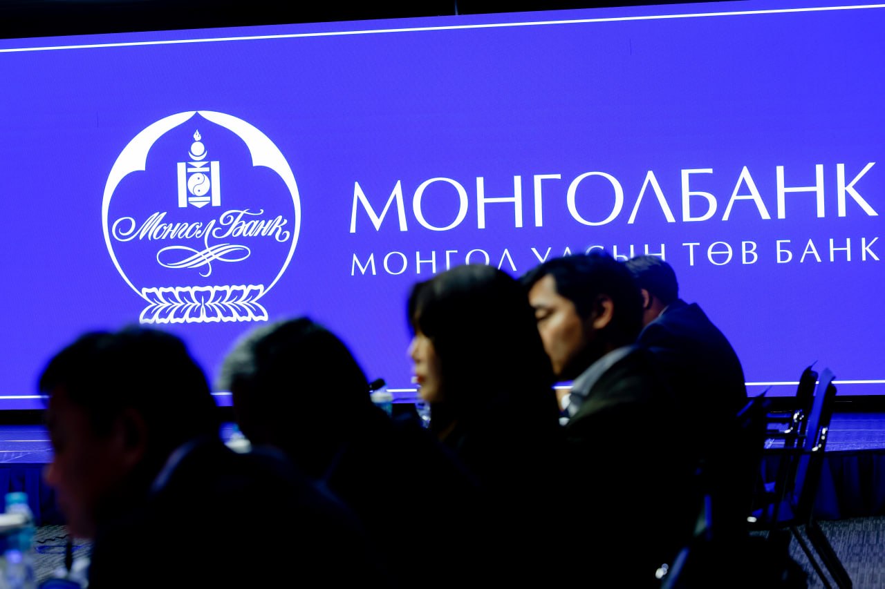 Эдийн засгийн байнгын хорооны дарга, гишүүд Монголбанкны үйл ажиллагаатай танилцлаа