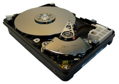 HDD 硬碟內部（圖源 Wiki）