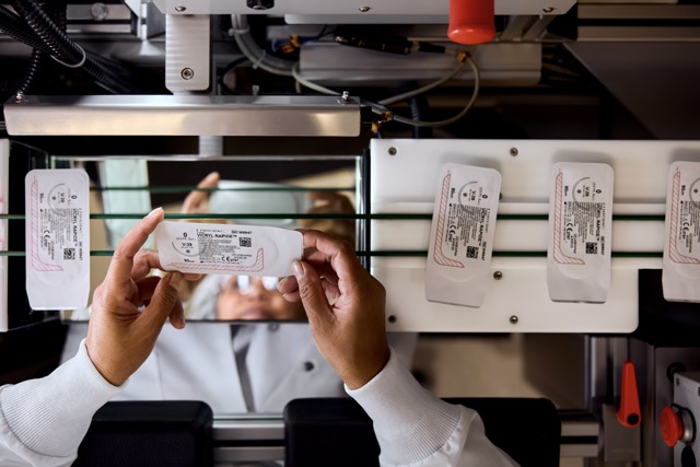 Johnson & Johnson (JNJ): Inconsistent Growth and Risk Signals within a Halal Profile.