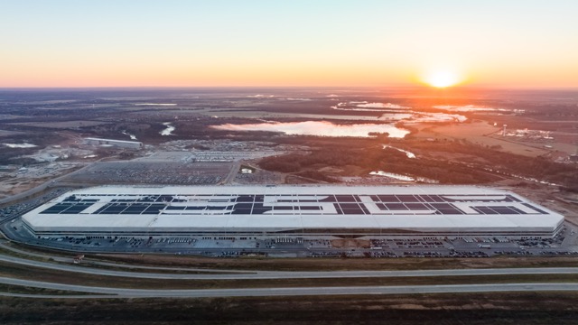 Tesla Inc (TSLA): Growth Exposure with Limited Structural Defensiveness.