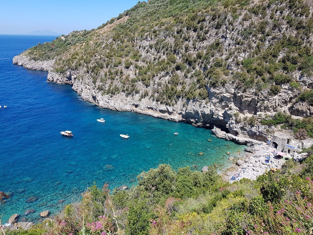 Mitigliano Cove