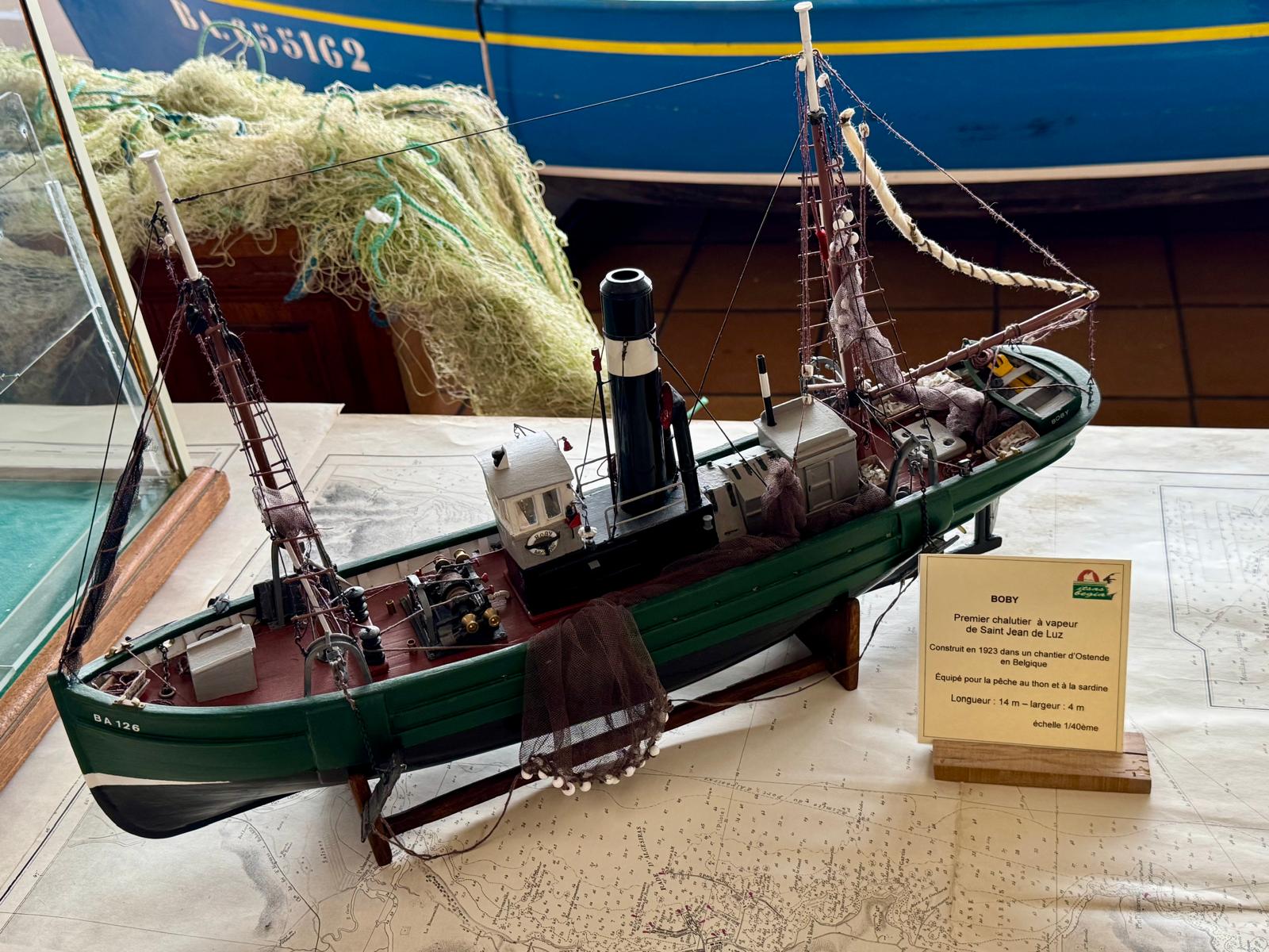 <p style="text-align: center">EXPOSITION DE BATEAUX DE PÊCHE </p><p style="text-align: center">A LA GRILLERIE ST JEAN DE LUZ</p> - Image 7