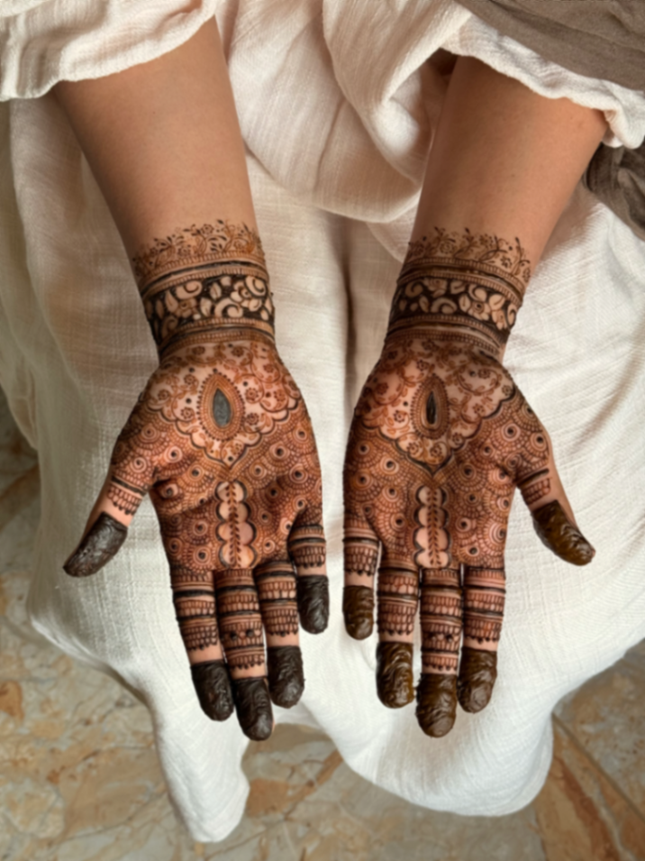 Mehandi by Aleena wedding portfolio