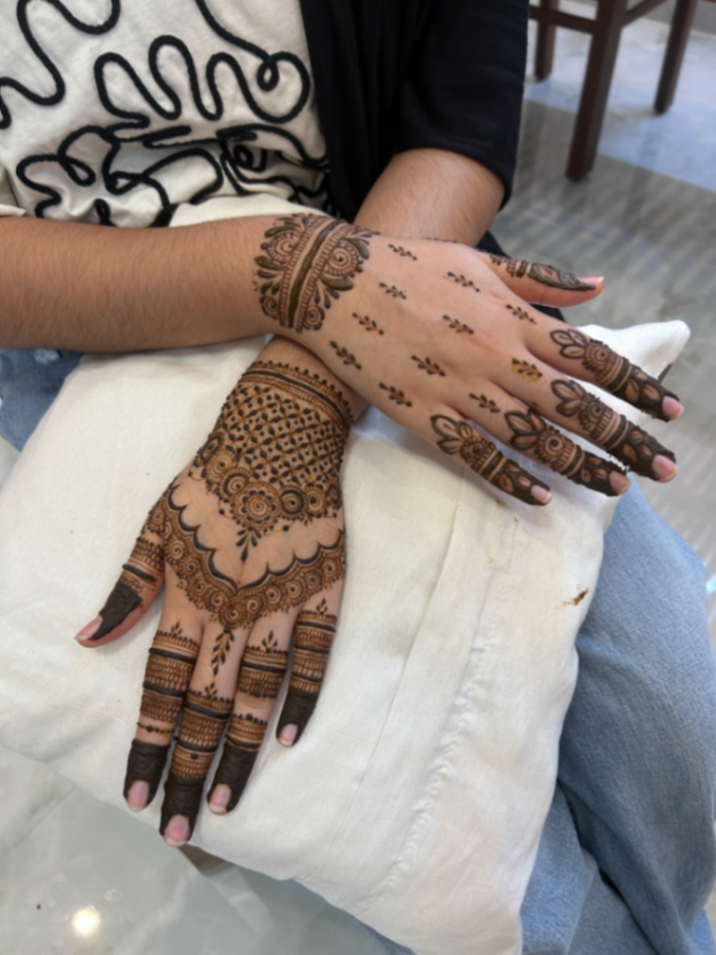 Mehandi by Aleena gallery image