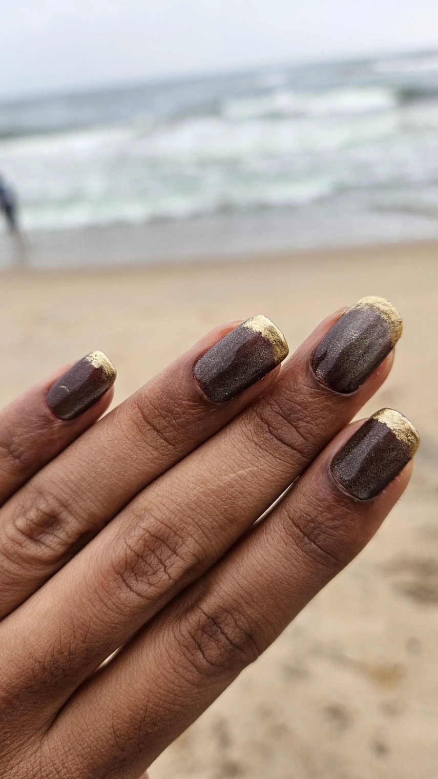 Bharathis_day_with_nails gallery image