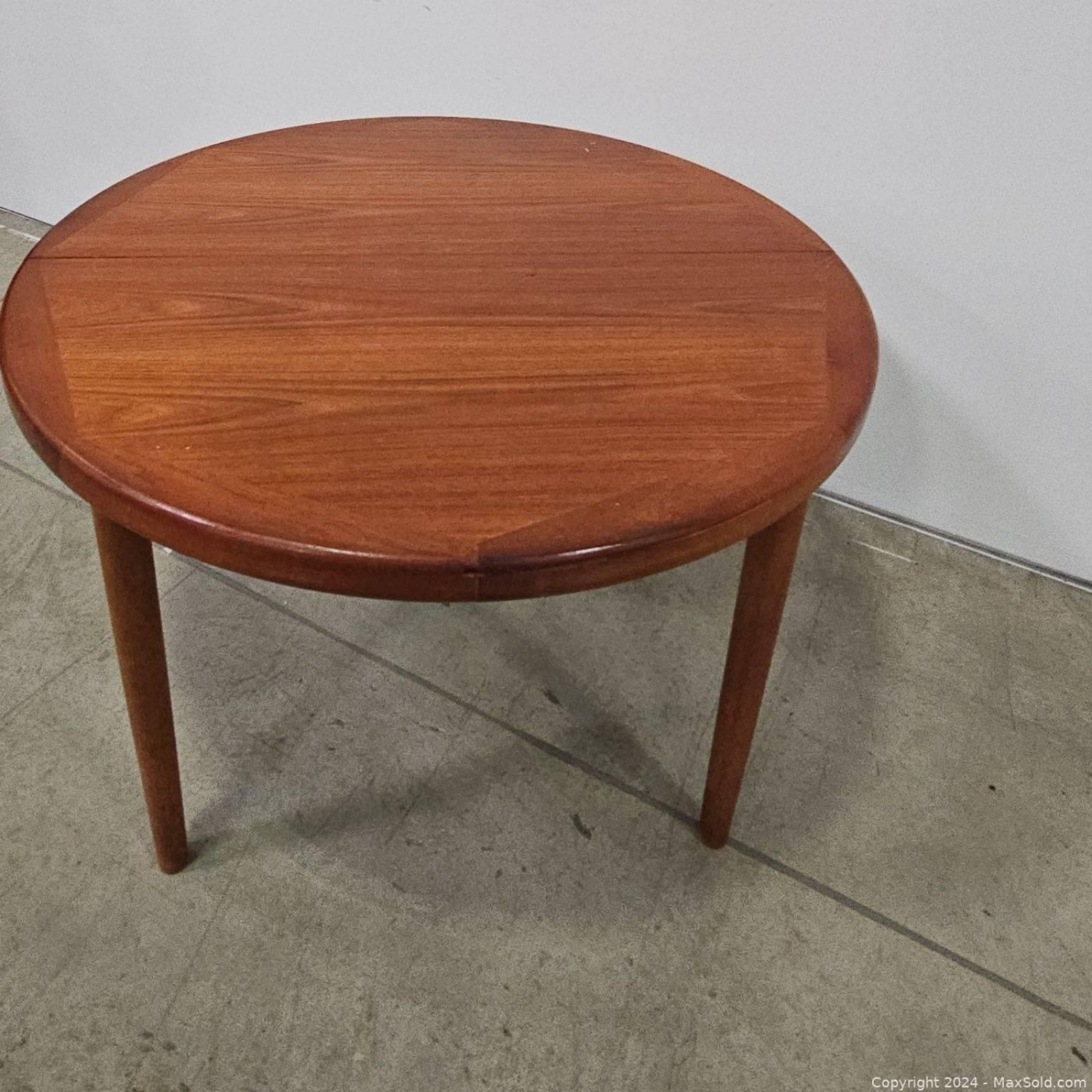 Free Delivery - Teak MCM Mid Century Modern Dining or Coffee Table Image #2 | Ivy Store