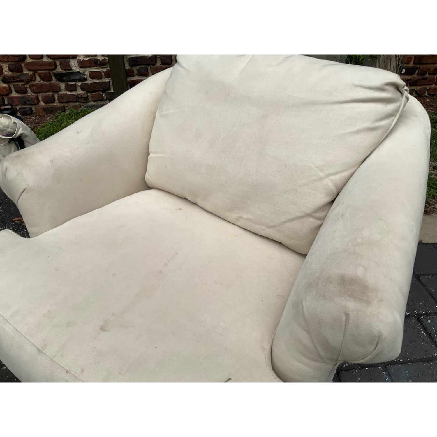 Free Delivery - La-Z-Boy Swiveling Chair Image #2 | Ivy Store