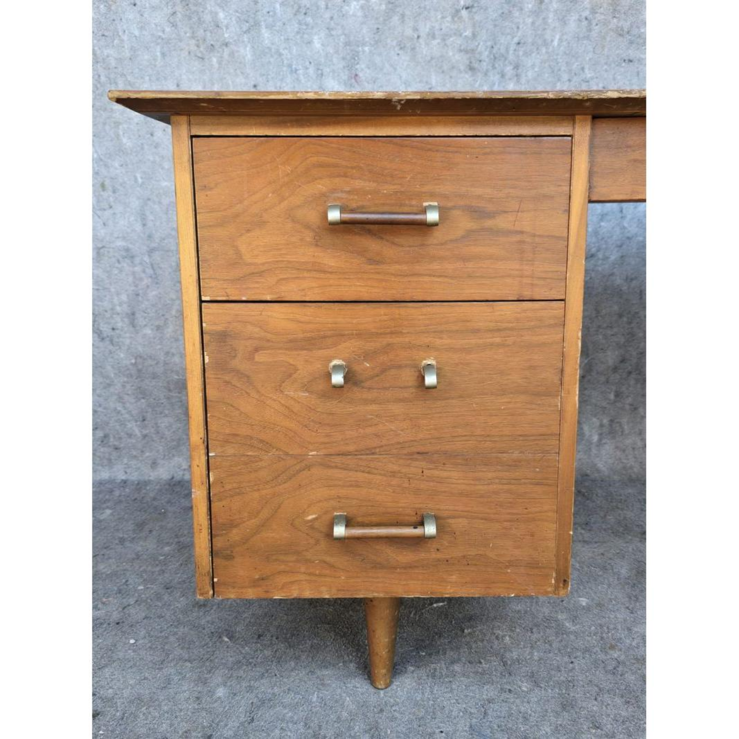 Free Delivery - Vintage Maddox Mid Century Modern MCM Desk  image | Ivy Store