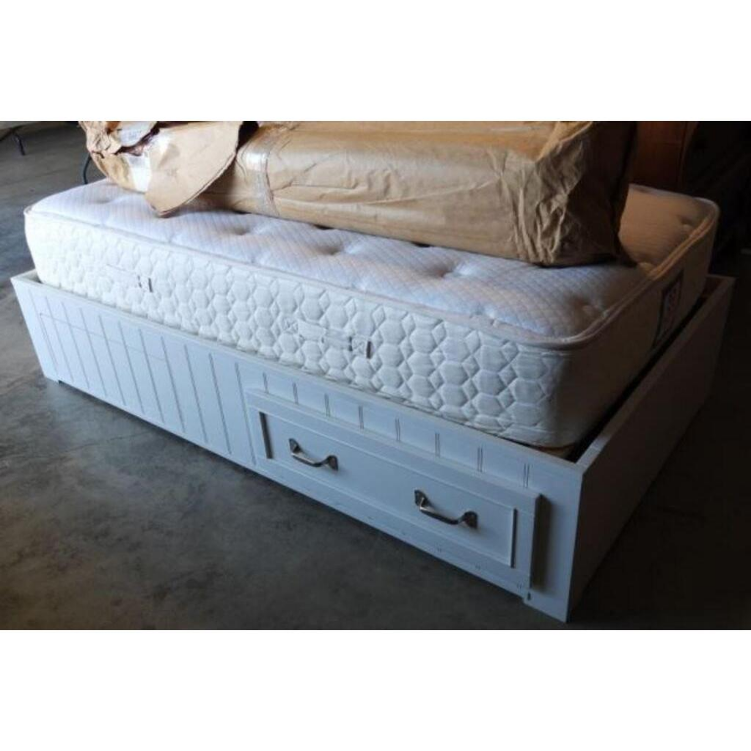 Free Delivery - Twin White Wash Finish Platform Bed with Storage Drawers Image #2 | Ivy Store