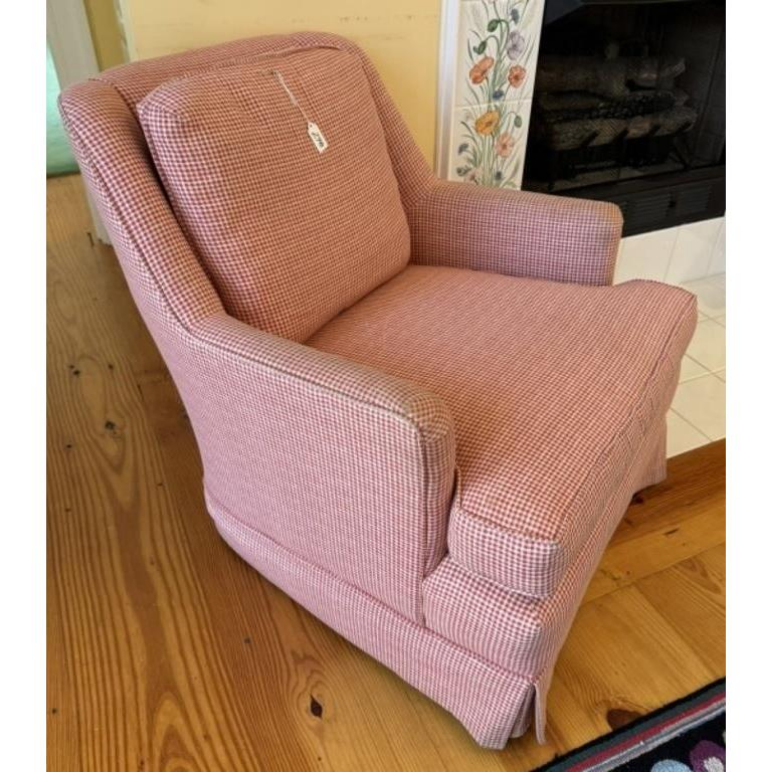 Free Delivery - Upholstered Armchair with Classic Houndstooth Pattern Image #2 | Ivy Store