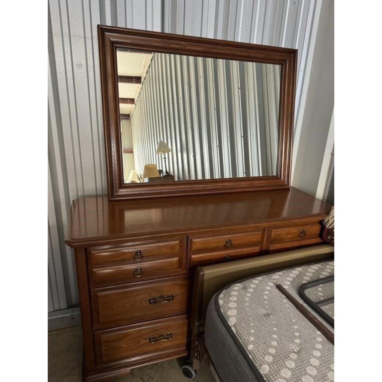 Free Delivery - Vintage Huntley Dresser with Mirror, 8-Drawer Chest, Elegant Wood Storage image | Ivy Store