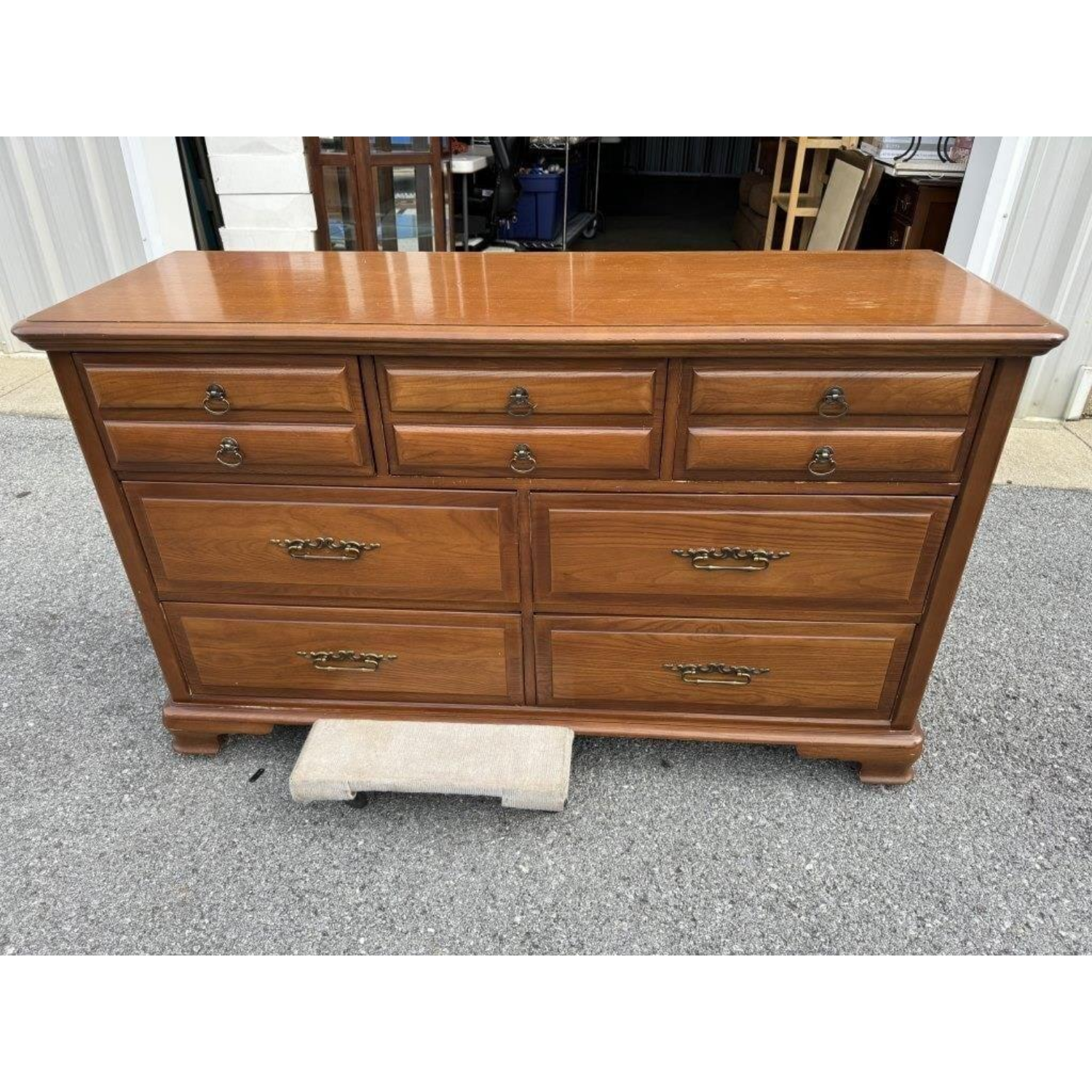 Free Delivery - Vintage Huntley Dresser with Mirror, 8-Drawer Chest, Elegant Wood Storage image | Ivy Store