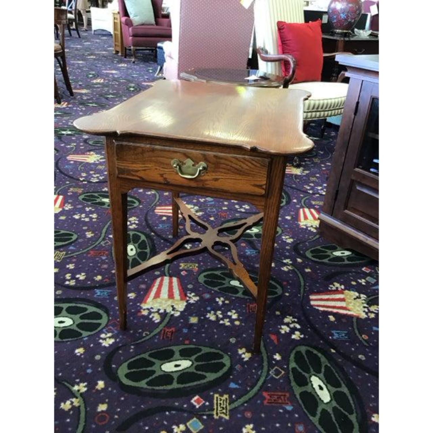 Free Delivery - Elegant Oak End Table with Drawer and Unique Design Image #1 | Ivy Store