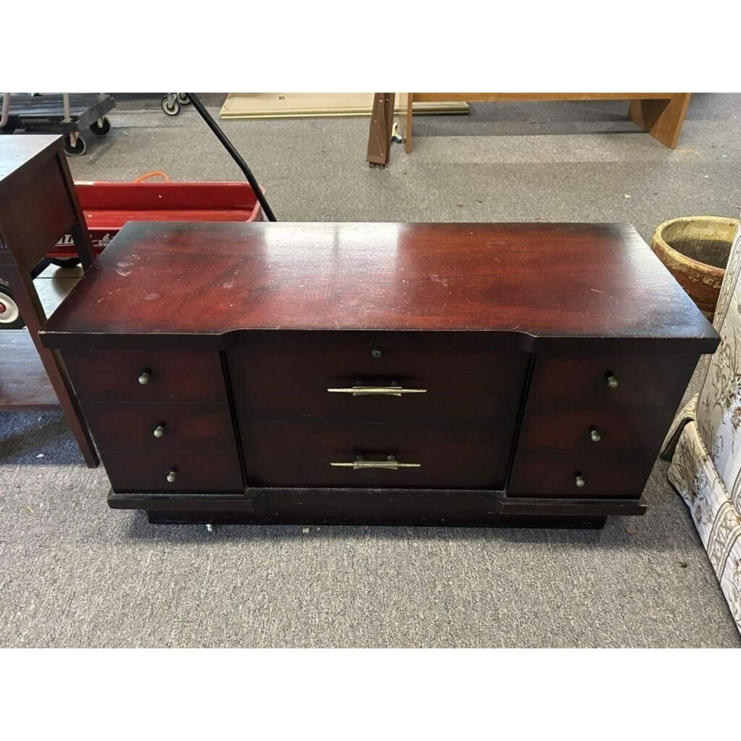 Free Delivery - Vintage Lane Cedar Chest Storage Trunk Dresser Cabinet image | Ivy Store