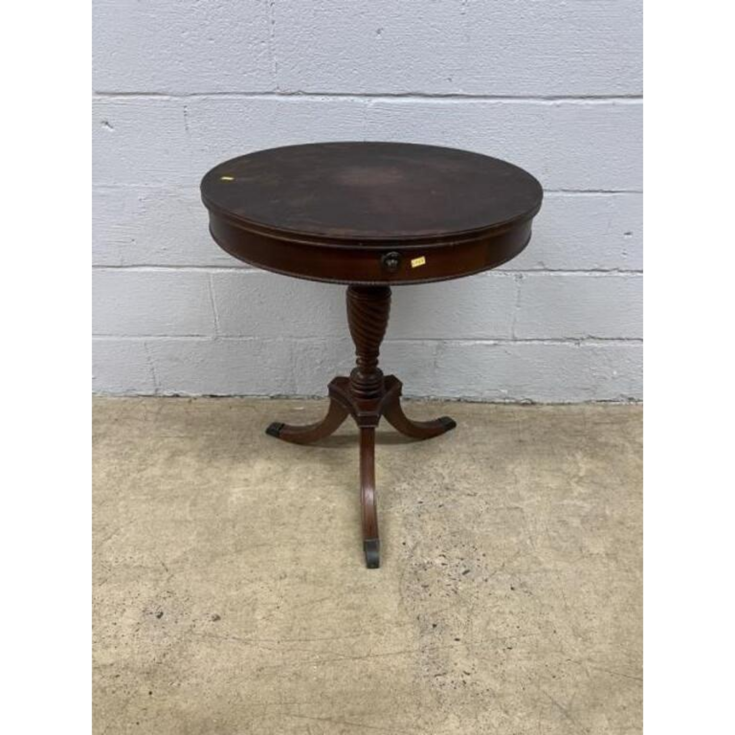 Free Delivery - Vintage Mahogany Circular Parlor Table Antique Round Accent Furniture Image #1 | Ivy Store