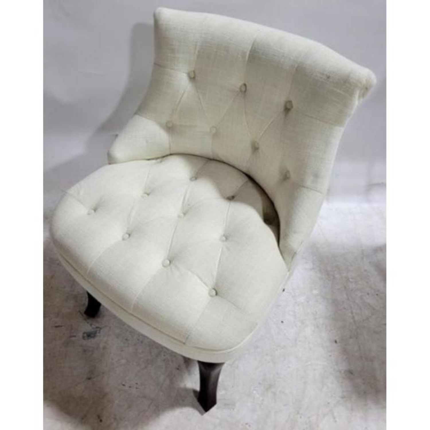 Free Delivery - Vintage Tufted Upholstery Accent Chair Cream Fabric Modern Image #2 | Ivy Store