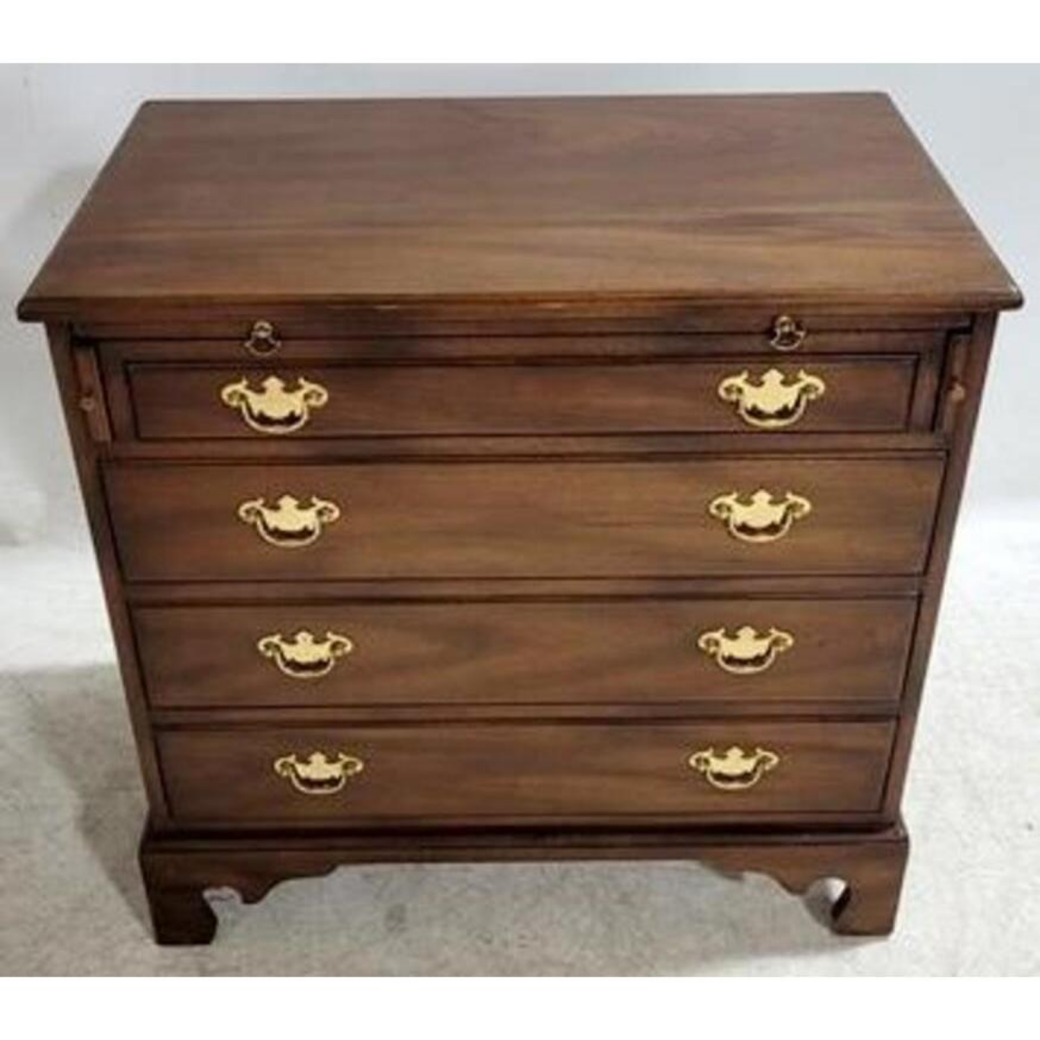 Free Delivery - Vintage Kittinger 4 Drawer Bachelor Chest Cabinet Dresser Image #2 | Ivy Store