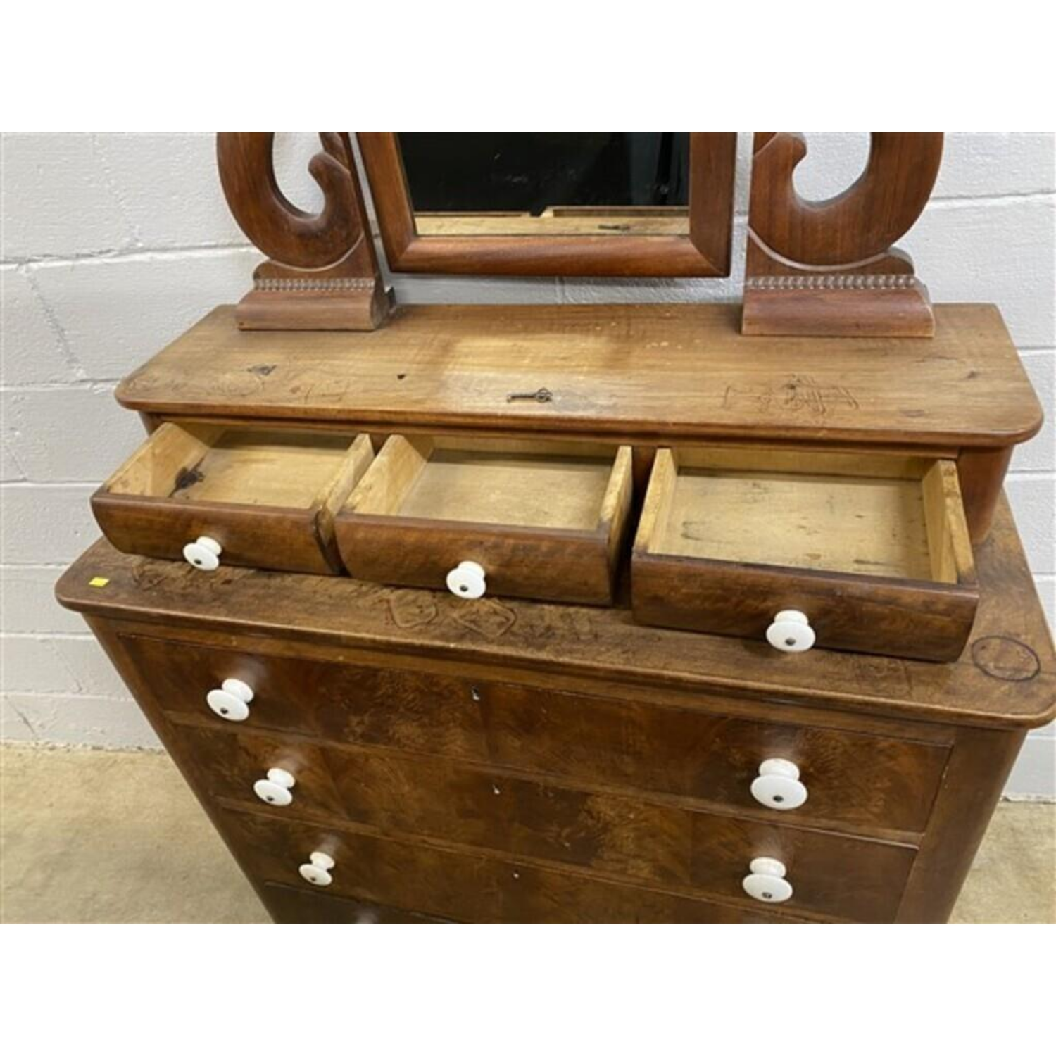 Free Delivery - Antique 4-Drawer Dresser with Mirror Vintage Chest of Drawers image | Ivy Store