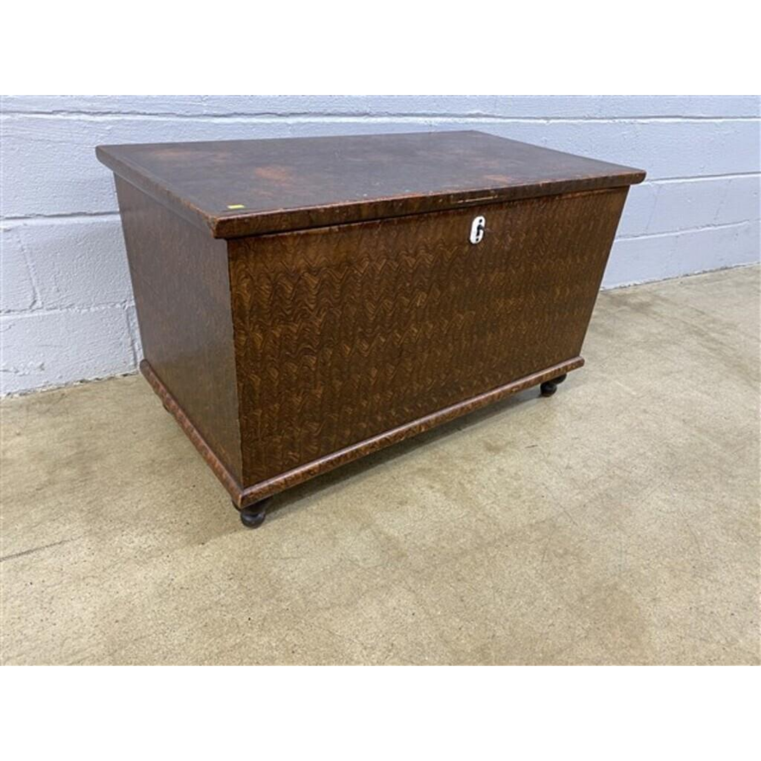 Free Delivery - Vintage Grain Painted Blanket Chest Trunk Storage Image #1 | Ivy Store