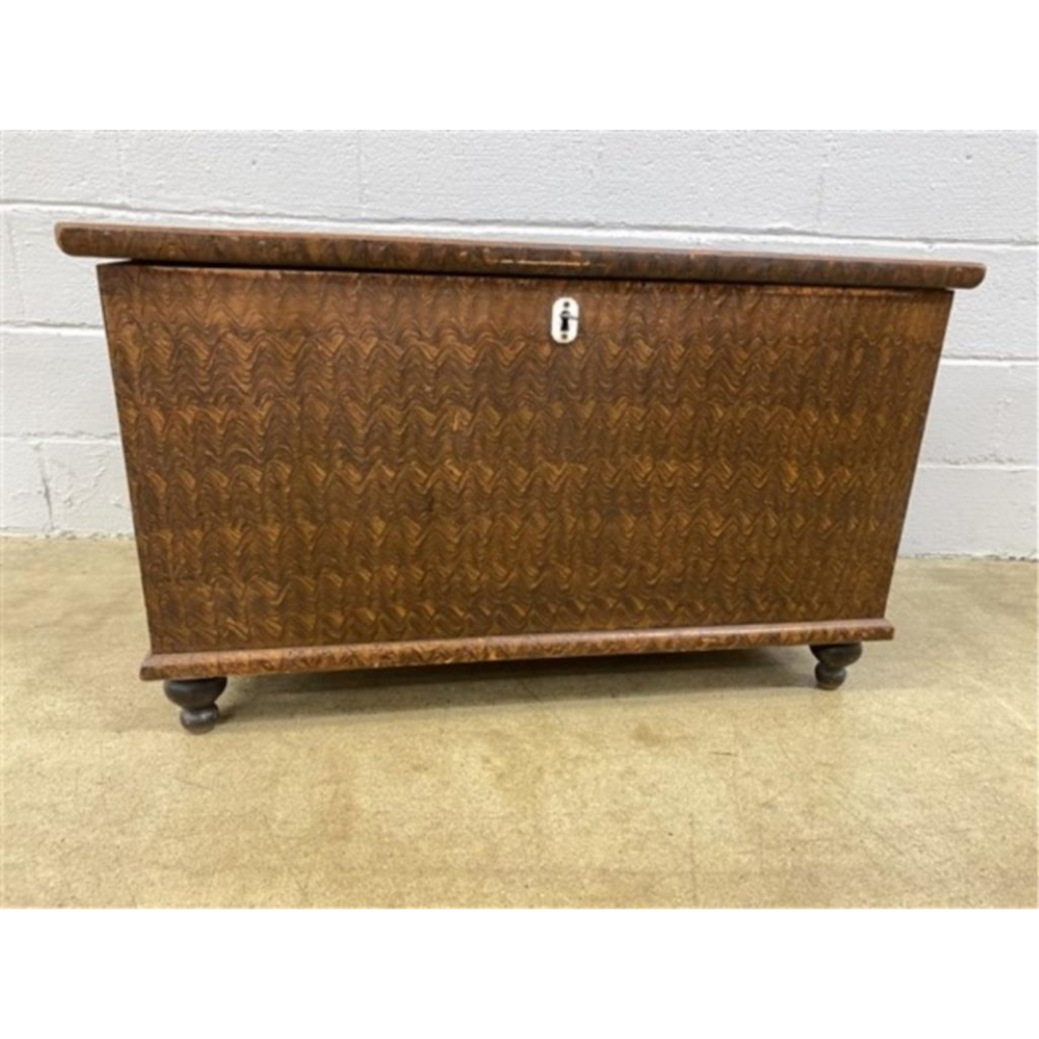 Free Delivery - Vintage Grain Painted Blanket Chest Trunk Storage Image #2 | Ivy Store