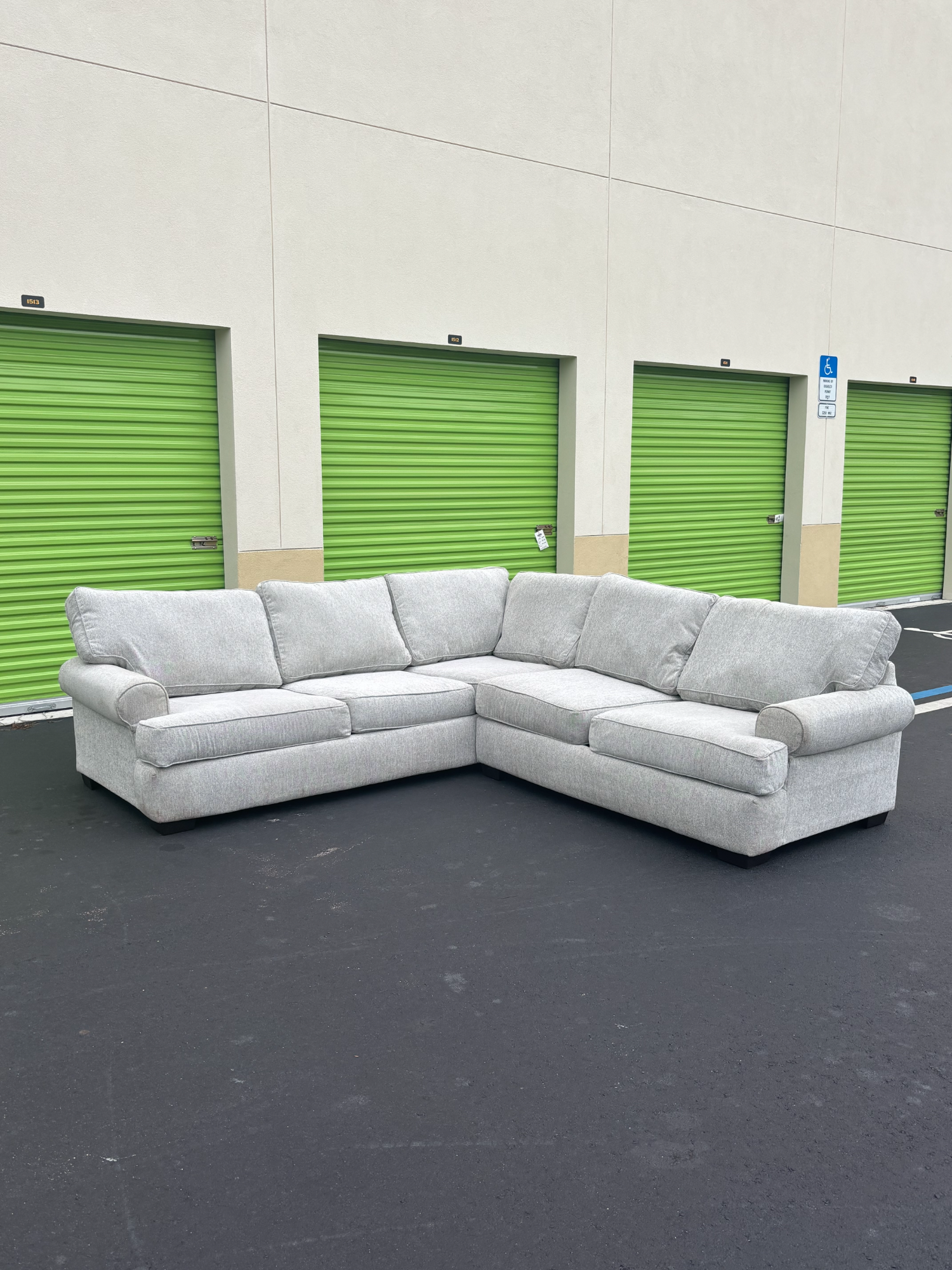 Ashelys Furniture Sectional Sofa Image #1 | Ivy Store