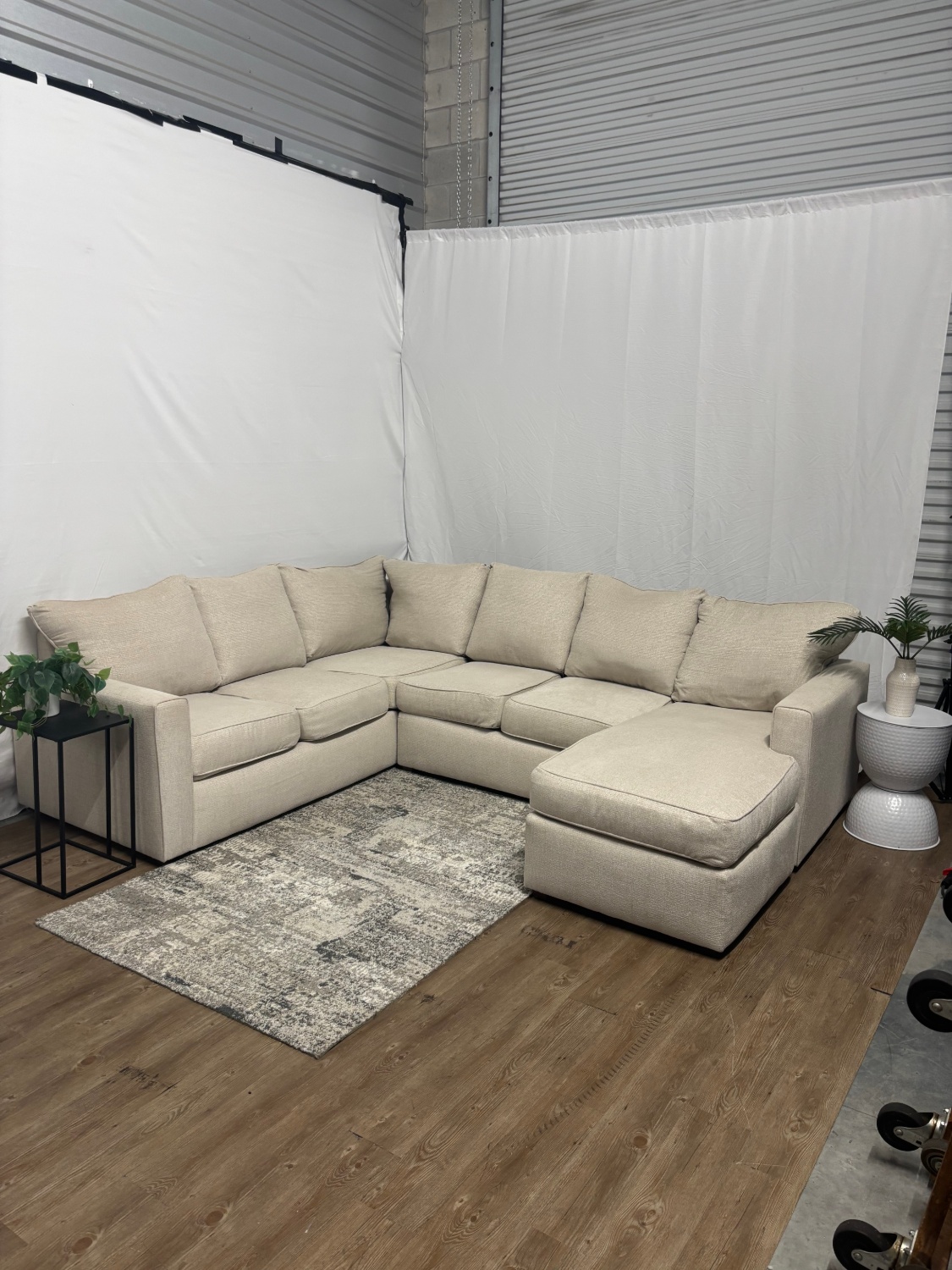 Cream Sofa Sectional Couch With Chaise image | Ivy Store