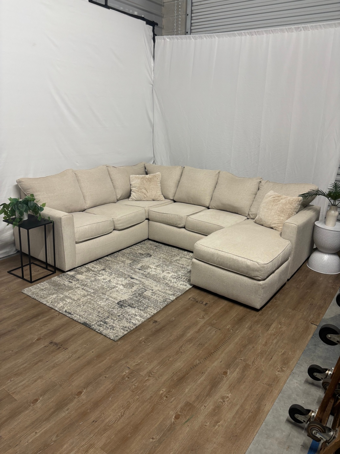Cream Sofa Sectional Couch With Chaise image | Ivy Store