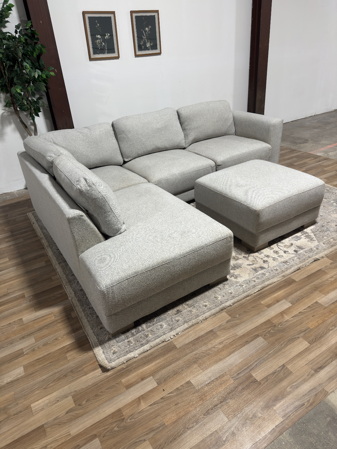 Cotsco Sectional Sofa 🚛 Delivery Available Image #1 | Ivy Store