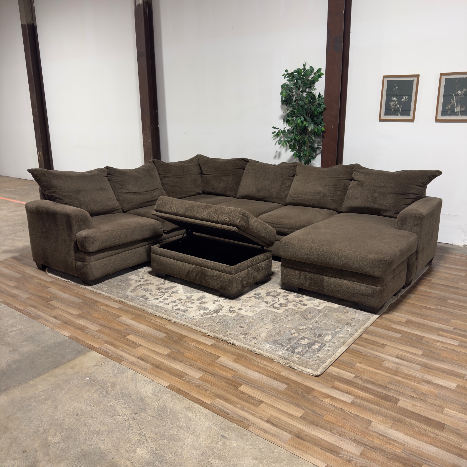 Sectional Sofa with Outtoman 🚛 Delivery Available image | Ivy Store