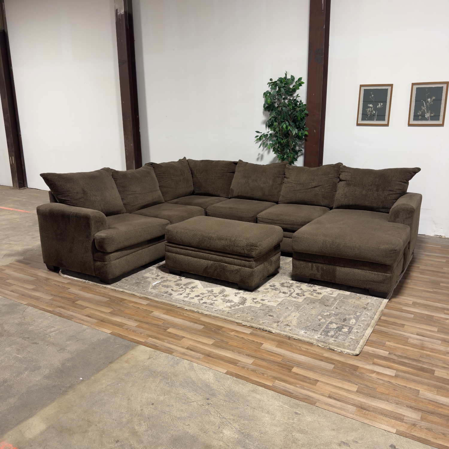 Sectional Sofa with Outtoman 🚛 Delivery Available image | Ivy Store