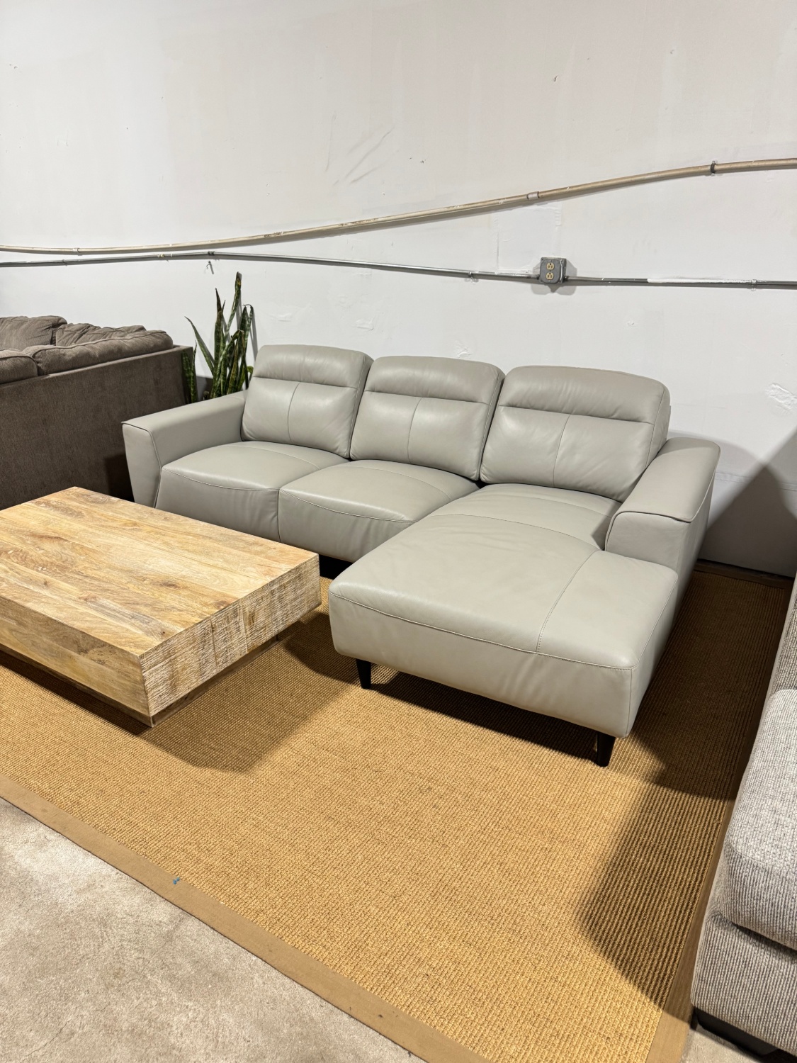Top Grain Leather Sectional (Retail $1498) Image #2 | Ivy Store