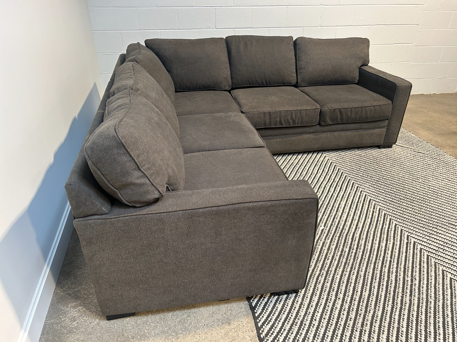 🛋️ Macy's 3-Piece Sectional Couch in Charcoal 🛻 Delivery Available image | Ivy Store