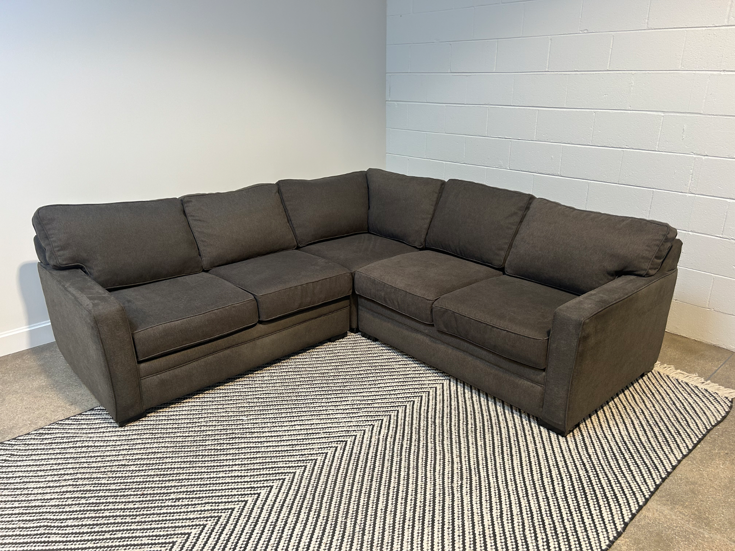🛋️ Macy's 3-Piece Sectional Couch in Charcoal 🛻 Delivery Available image | Ivy Store