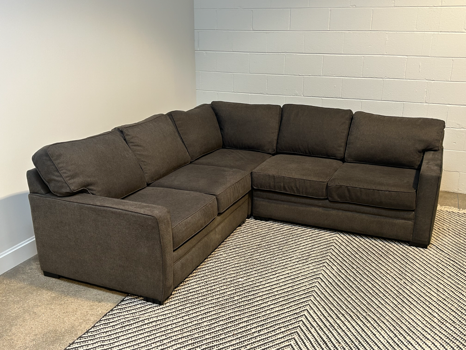 🛋️ Macy's 3-Piece Sectional Couch in Charcoal 🛻 Delivery Available image | Ivy Store