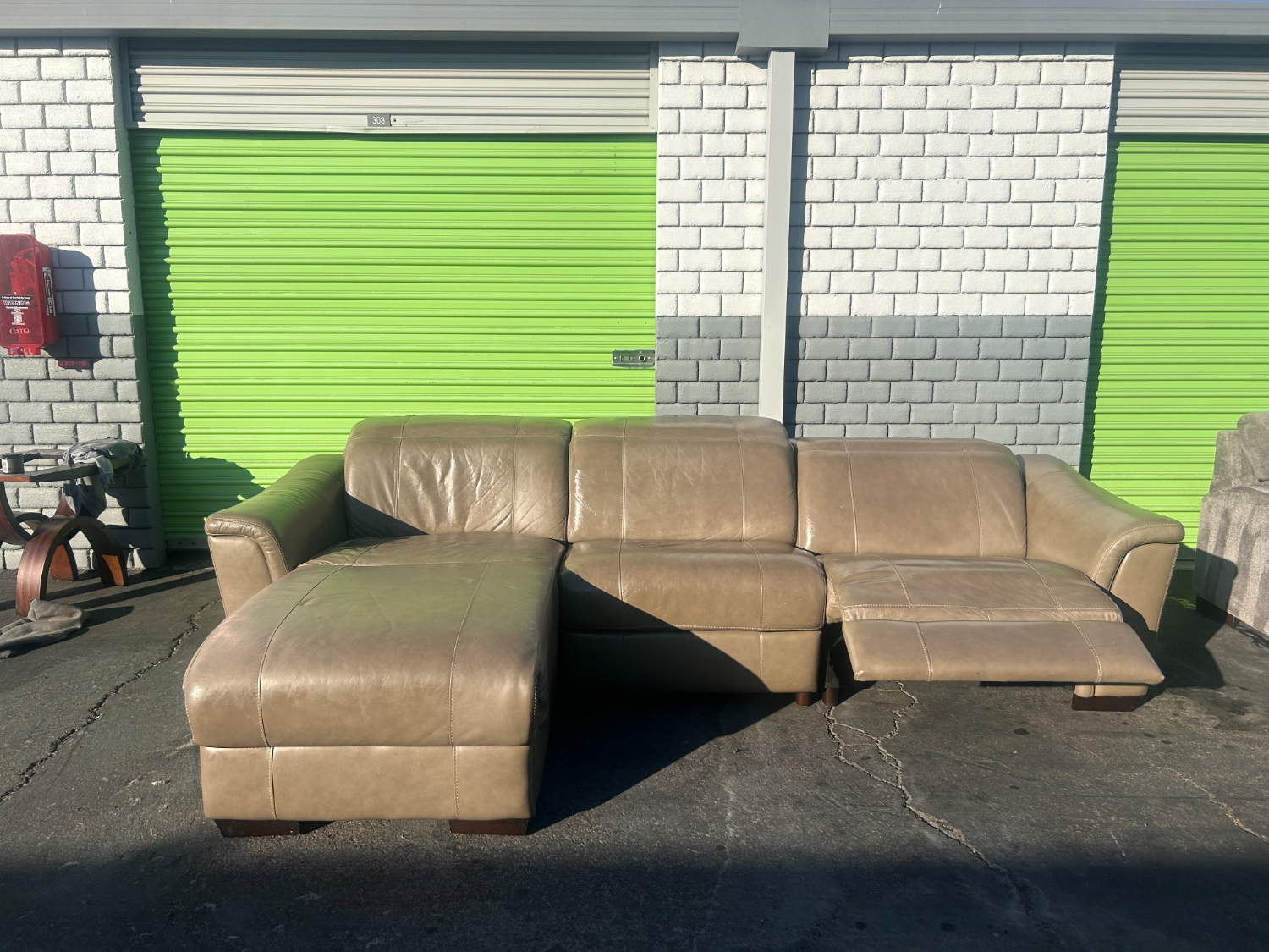 Gorgeous Leather Power Reclining Sectional Couch - Delivery Available! Image #1 | Ivy Store