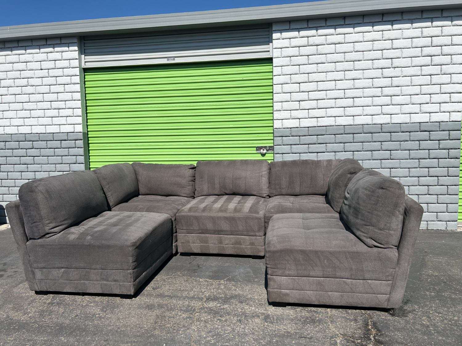Beautiful Refurbished 🧼 Costco 5 Piece Modular Sectional Couch - Delivery Available! Image #1 | Ivy Store