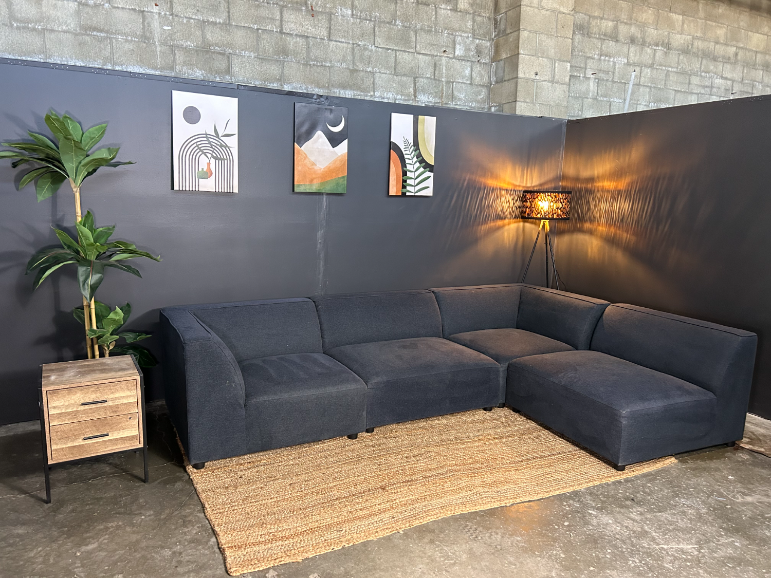 Gorgeous Like New 🧼 Modern Modular Sectional Couch - Delivery Available! Image #2 | Ivy Store