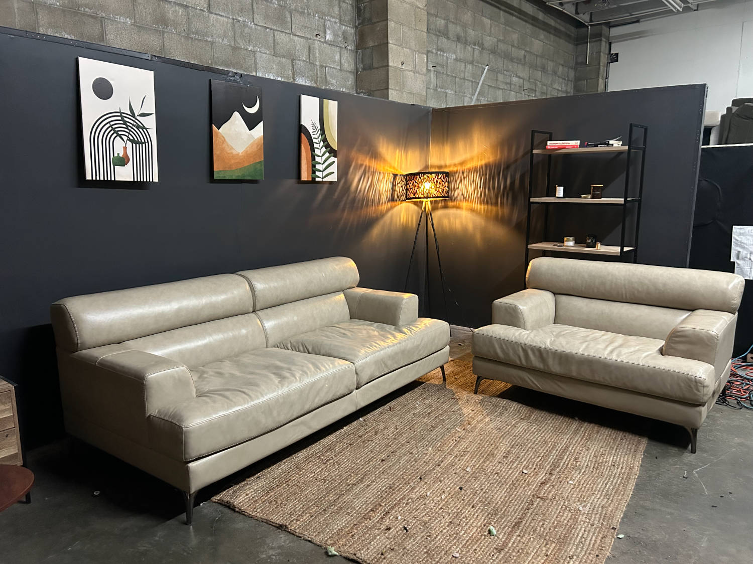 Gorgeous Genuine Leather Couch and Loveseat Set - Delivery Available! Image #2 | Ivy Store