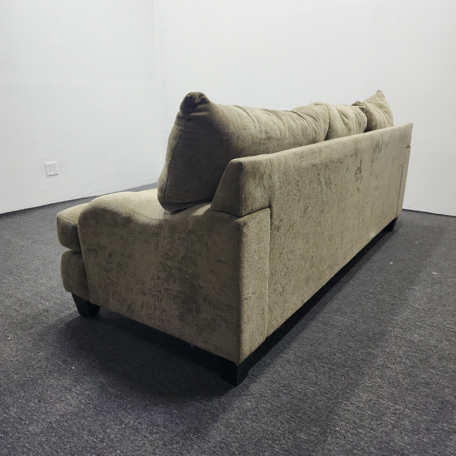 Large Comfortable Clean Couch Sofa - Free Delivery! image | Ivy Store