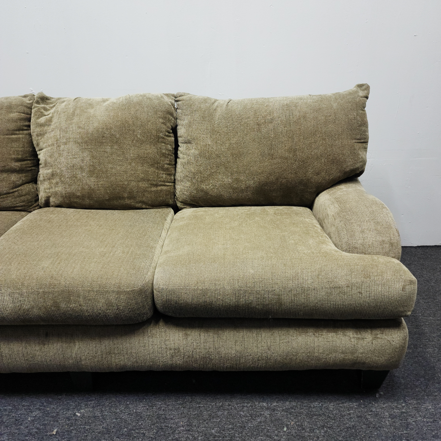 Large Comfortable Clean Couch Sofa - Free Delivery! image | Ivy Store