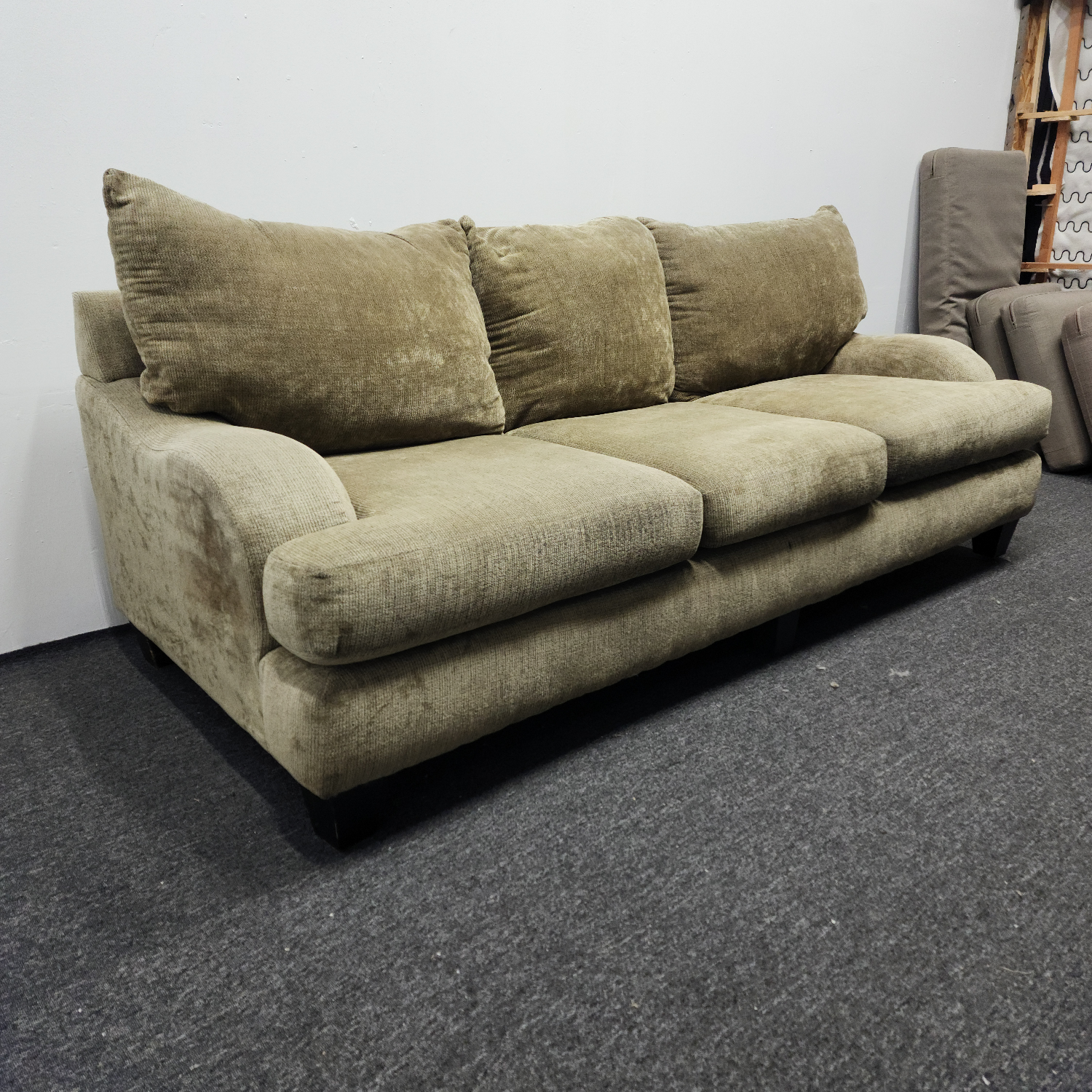 Large Comfortable Clean Couch Sofa - Free Delivery! image | Ivy Store
