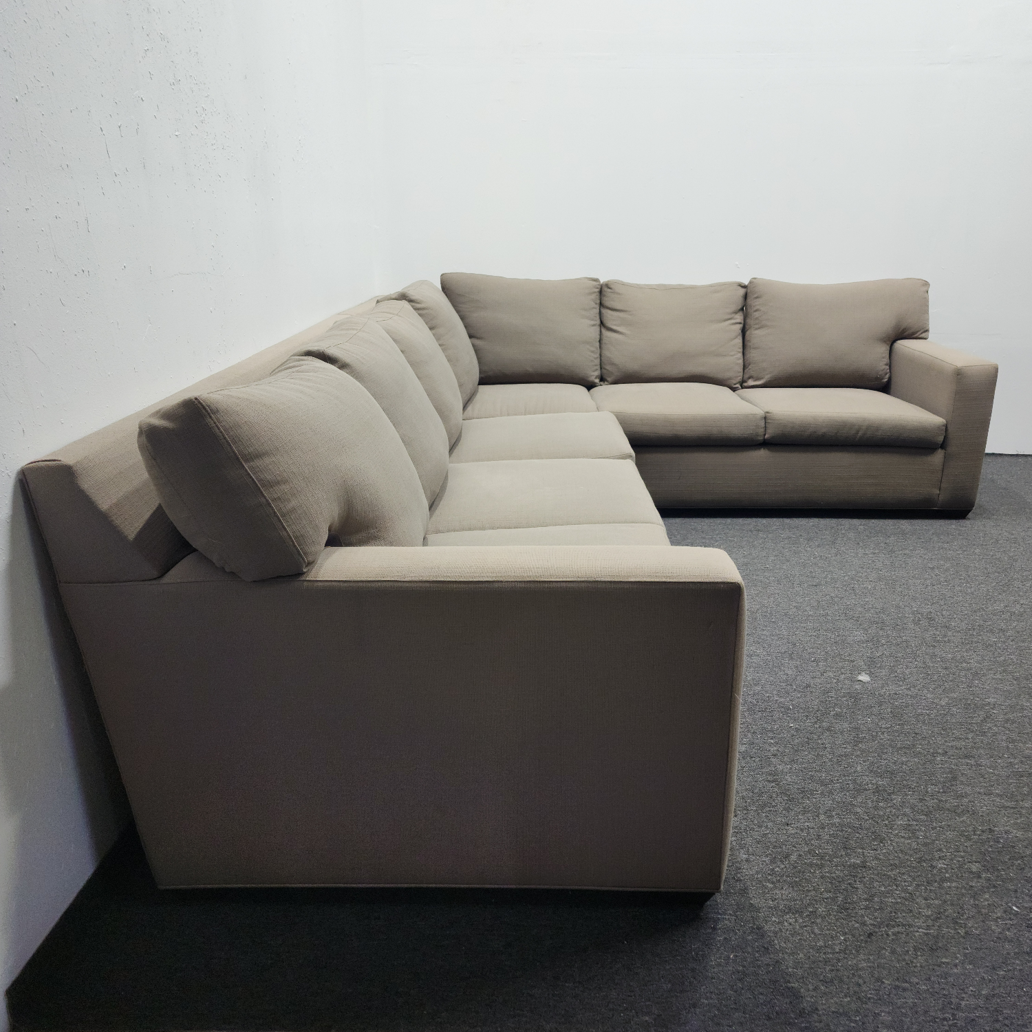 Large Clean 2-Piece Sectional Sofa Couch - FREE DELIVERY Image #2 | Ivy Store
