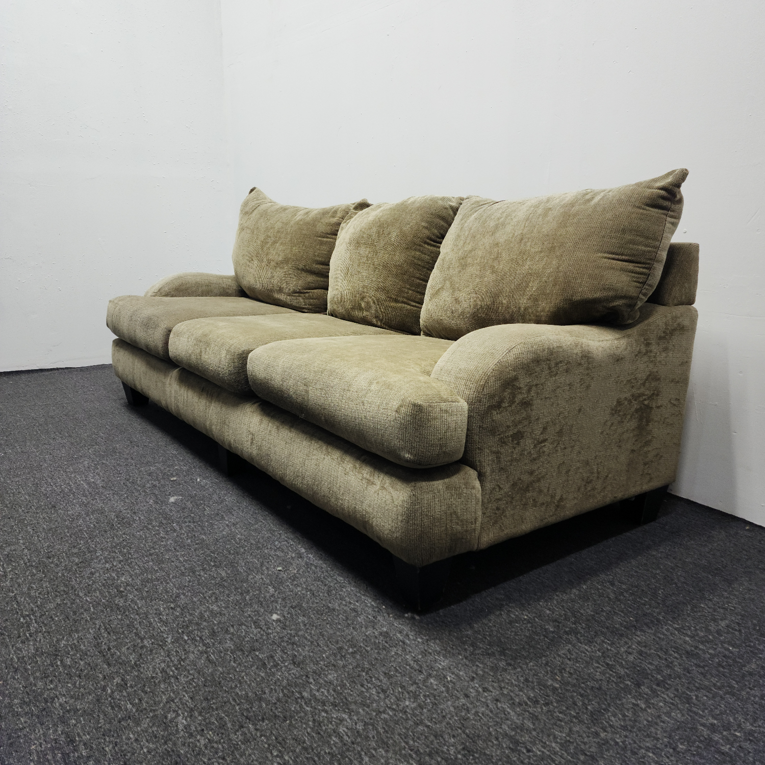 Large Comfortable Clean Couch Sofa - Free Delivery! image | Ivy Store