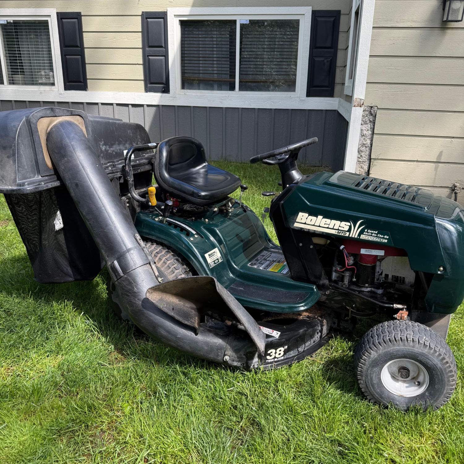 Troy-Bilt Riding Lawn Mower With Bagger image | Ivy Store