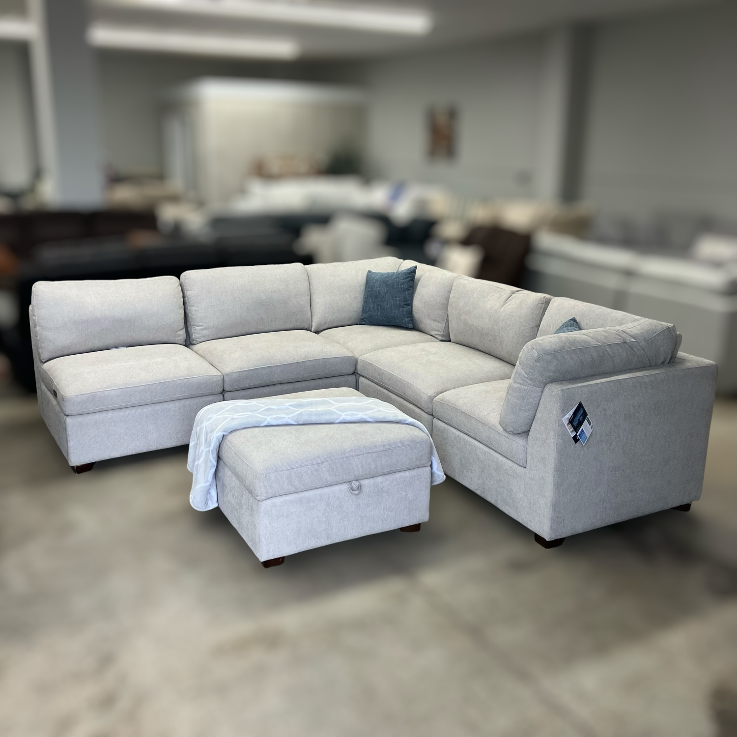 Thomasville Rockford 6PC Fabric Modular Sectional W/ 2 PWR Footrests 🚛DELIVERY AVAILABLE  Image #1 | Ivy Store