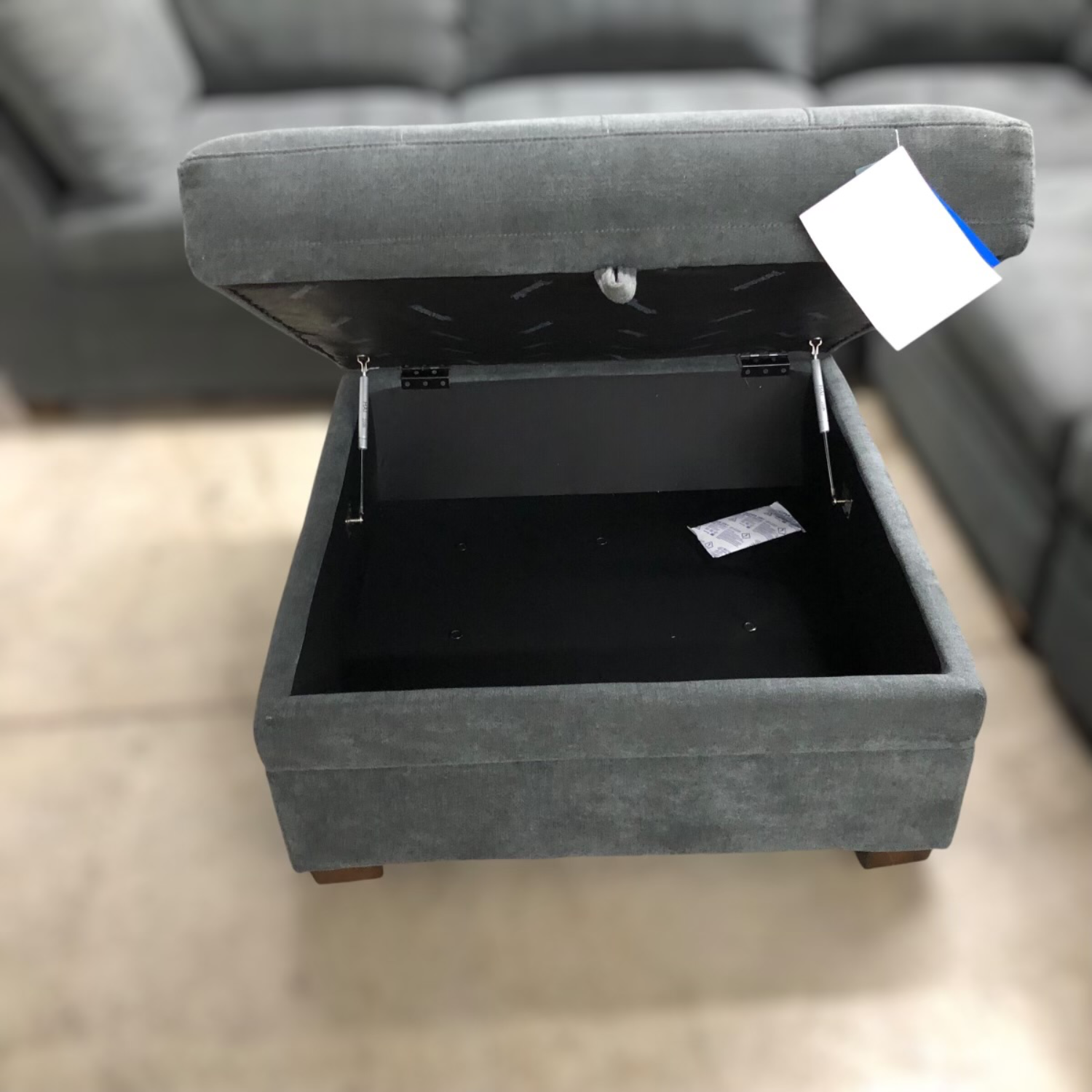 6 Piece Thomasville Tisdale Modular Sectional W/ Storage Ottoman 🚛DELIVERY AVAILABLE image | Ivy Store