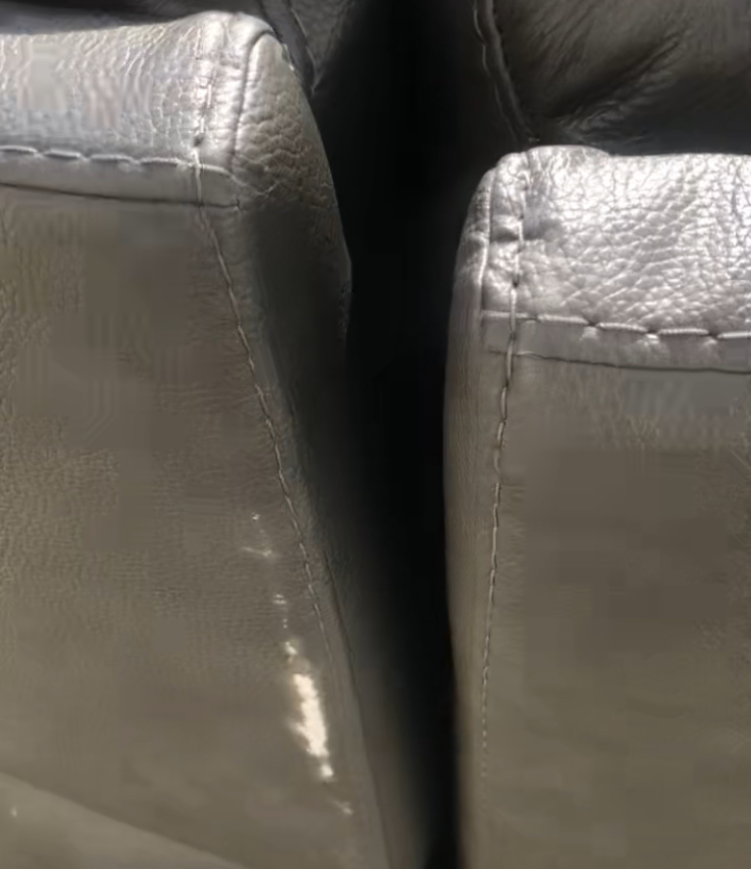 Lauretta 5 PC Leather PWR Reclining Sectional with PWR Headrests image | Ivy Store
