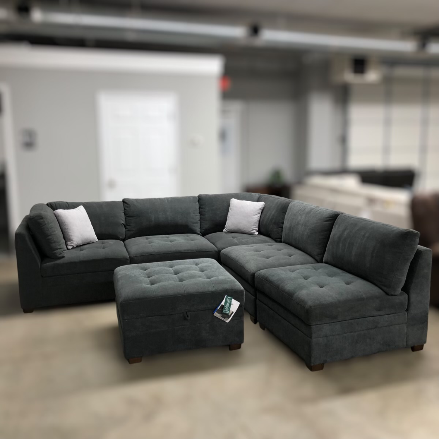 6 Piece Thomasville Tisdale Modular Sectional W/ Storage Ottoman 🚛DELIVERY AVAILABLE image | Ivy Store
