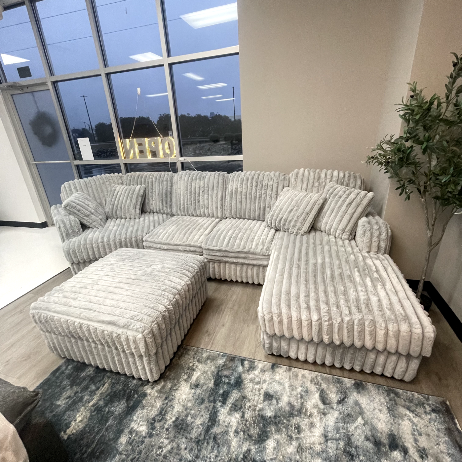 Light Gray  Corduroy Cuddler Sectional W/ Ottoman 🚛DELIVERY AVAILABLE  Image #1 | Ivy Store
